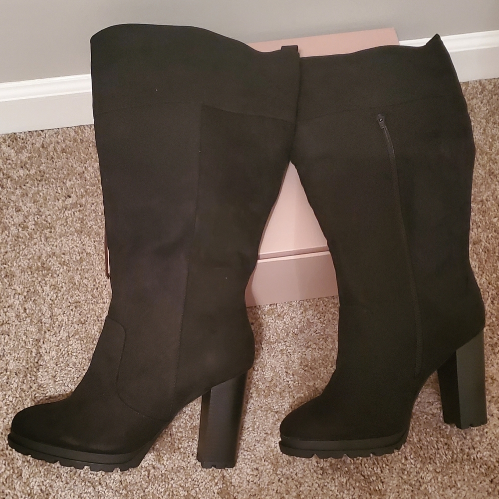 Women's Mid Heel Boot-NWOT